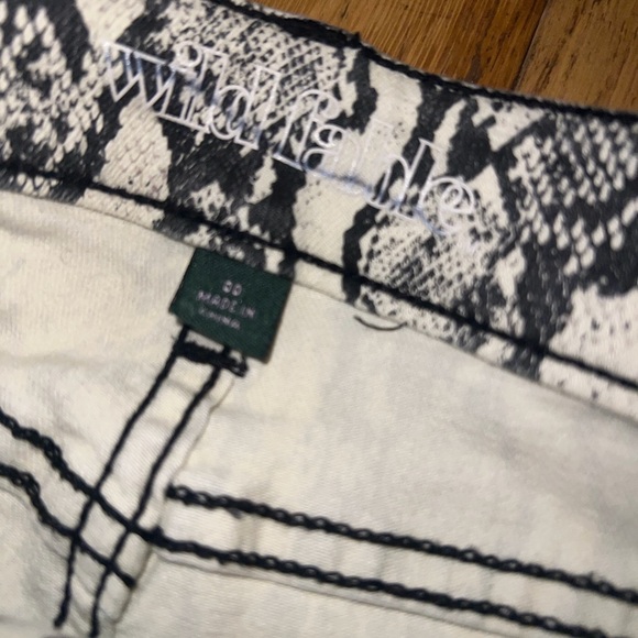 Snake Print Skinny Jeans - Picture 4 of 4